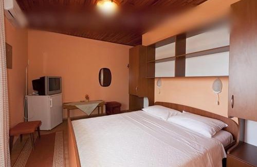 Tucepi Apartment | Apartment in Tucepi with sea view, balcony, air conditioning, WiFi 3674-5