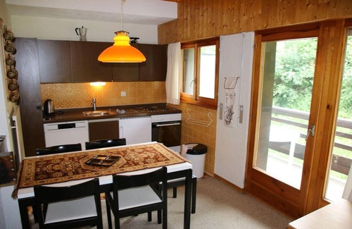 Veysonnaz Apartment | Apartment in Veysonnaz with Mountain Views