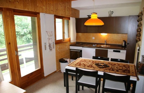 Veysonnaz Apartment | Apartment in Veysonnaz with Mountain Views
