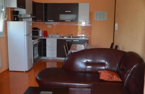 Vinisce Apartment | Apartment in Vinišce with Balcony, Air condition, WIFI, Washing machine (4753-1)