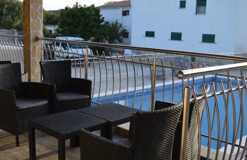 Vinisce Apartment | Apartment in Vinišce with Balcony, Air condition, WIFI, Washing machine (4753-2)