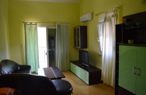 Vinisce Apartment | Apartment in Vinišce with Balcony, Air condition, WIFI, Washing machine (4753-3)
