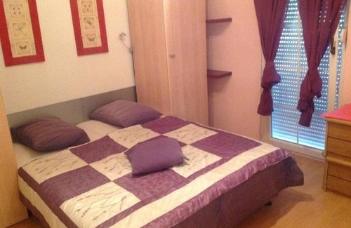 Vrsi Apartment | Apartment in Vrsi with Balcony, Air conditioning, Wi-Fi (4824-2)