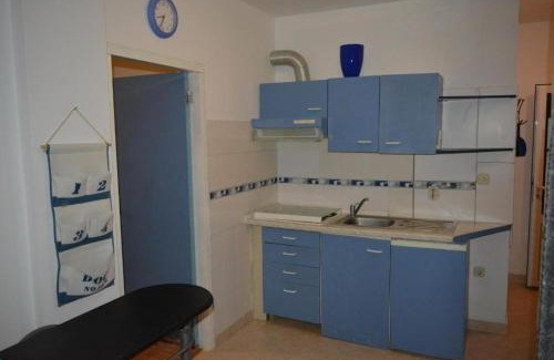 Vrsi Apartment | Apartment in Vrsi with Balcony, Air conditioning, Wi-Fi (4824-4)