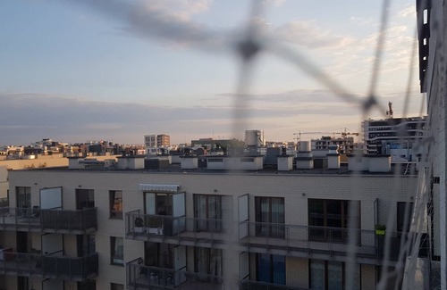 Wola Apartment | Apartment in Warsaw, free underground garage and WiFi, auto check-in-out code