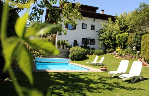 Rifiano Apartment | Apartment 'Innerhofer - Nordbalkon' with Mountain View, Shared Pool and Wi-Fi