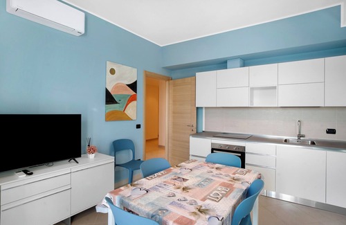 Albenga Apartment | Apartment 'Iris' with Sea View, Private Terrace and Air Conditioning