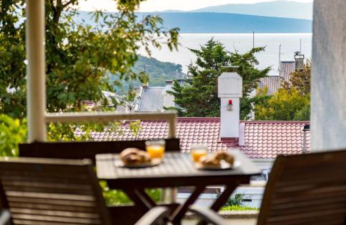 Njivice Apartment | Apartment Iskra by El-Pi Tours