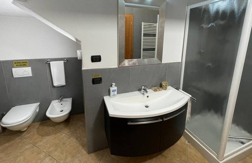 Colà Di Lazise Apartment | Apartment "Nilara" with Shared Garden & Wi-Fi