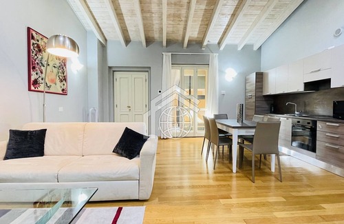 Polpenazze del Garda Apartment | Apartment 'Casa Giulia' with Shared Pool, Wi-Fi and Air Conditioning