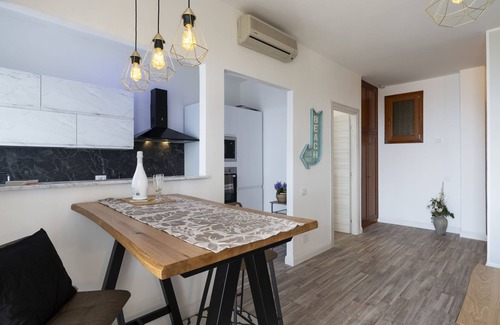 Cavi Apartment | Apartment Amica by Interhome