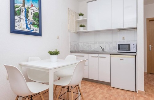 Drasnice Apartment | Apartment Ivi - 100 m from pebble beach: A2(2+2) - Drasnice, Riviera Makarska, Croatia