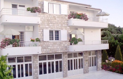 Drasnice Apartment | Apartment Ivi - 100 m from pebble beach: A2(2+2) - Drasnice, Riviera Makarska, Croatia