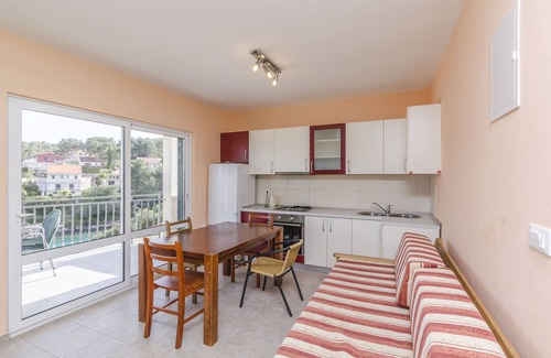 Cove Basina (Jelsa) Apartment | Apartment Ivo (38672-A2) - Basina