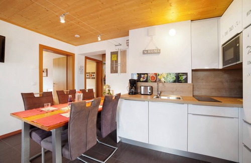 Moso in Passiria Apartment | Apartment 'Joshof Talblick' with Mountain View, Private Terrace and Wi-Fi