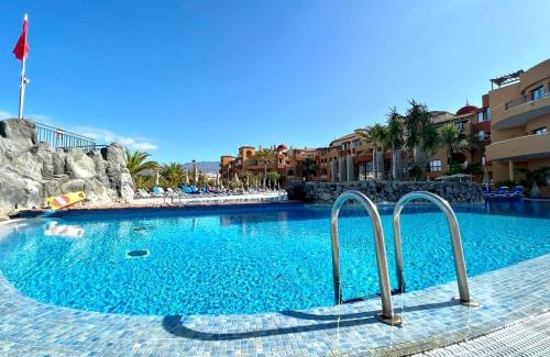 San Miguel de Abona Apartment | Apartment Junior Suite with Pool or Sea view, Wifi and heated pool