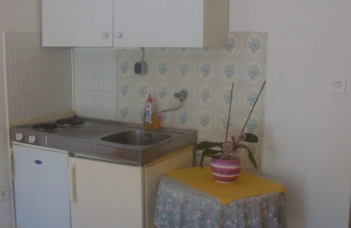 Stomorska Apartment | Apartment Kaleb - next to the seashore: SA1-Klara 21(2) - Stomorska, Island Solta, Croatia