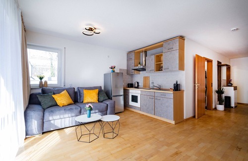 Windenreute Apartment | Apartment 'Kim Fewo 3' with Private Terrace and Wi-Fi