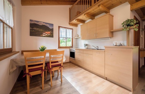 Bressanone Apartment | Apartment "Kreuzhof rechts" with Mountain View, Wi-Fi, Balcony & Garden