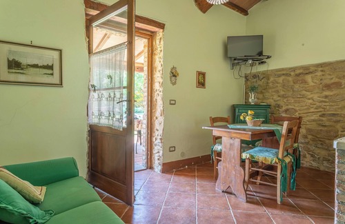 Magliano in Toscana Other | Apartment La Quercia with Mountain View, Terrace, Shared Pool & Wi-Fi