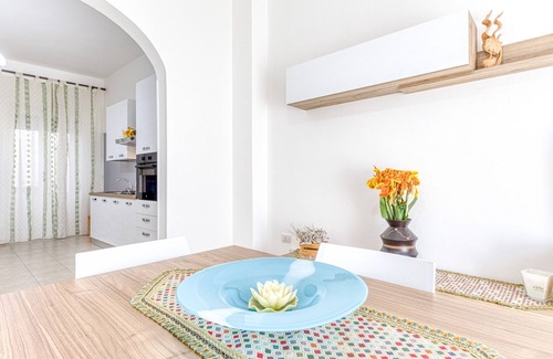 Taviano Apartment | Apartment 'La Dimora Di Donato' with Balcony, Wi-Fi and Air Conditioning