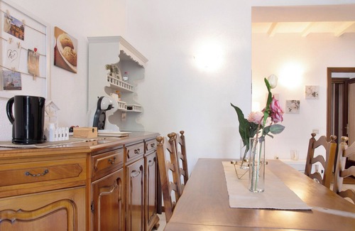 Laveno Apartment | Apartment 'La Finestra Sul Lago 2' with Lake View, Balcony and Wi-Fi