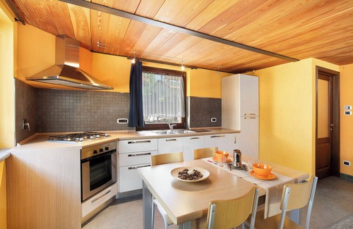 Cors Apartment | Apartment 'La Maison de Amélie - Bed' with Mountain View, Shared Terrace and Wi-Fi