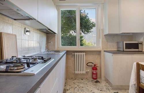 Aosta Apartment | Apartment 'La Meison De La Louye' with Mountain View, Wi-Fi and Air Conditioning