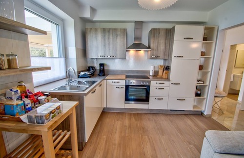 Izola Apartment | Apartment LA MER with jacuzzi and sea view 150m from the beach