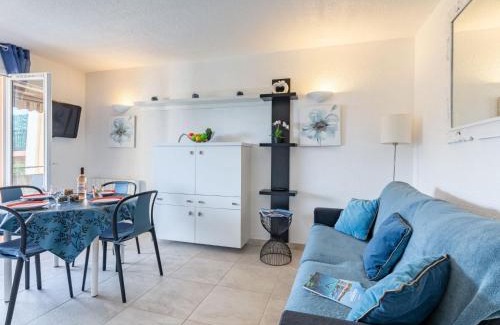 Saint-Aygulf Apartment | Apartment La Nuit de Mai-5 by Interhome