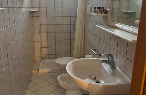 Palmi Apartment | Apartment 'La Quiete - Veranda Piccola 2' with Shared Pool, Wi-Fi and Air Conditioning
