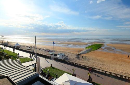 Cabourg Apartment | Apartment Le Caneton-3 by Interhome