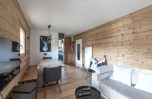 Les Carroz-d'Araches Apartment | Apartment 'Le Chappart - Carroz D'Arâches' with Mountain View, Private Terrace and Wi-Fi