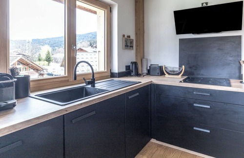 Les Carroz-d'Araches Apartment | Apartment 'Le Chappart - Carroz D'Arâches' with Mountain View, Private Terrace and Wi-Fi