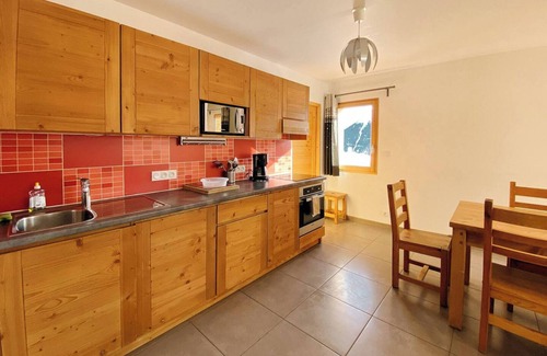 Saint-Jean-d'Arves Apartment | Apartment 'Le Pralud' with Mountain View, Shared Terrace and Wi-Fi