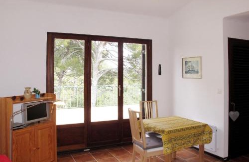 Le Brusc Apartment | Apartment Le Colibri - SFP145 by Interhome