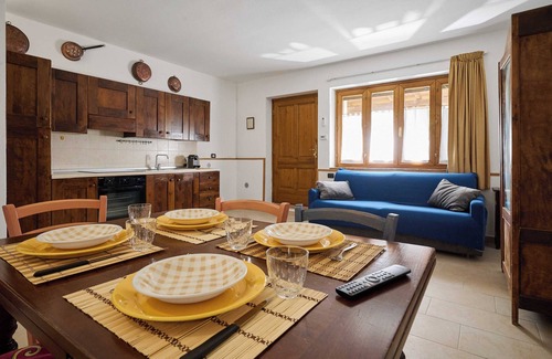 Gavorrano Apartment | Apartment 'Le Sugherine - Pozzo' with Shared Pool, Wi-Fi and Air Conditioning