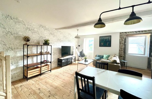 Meximieux Apartment | Apartment "Le Jungly" renovated character duplex, near CNPE