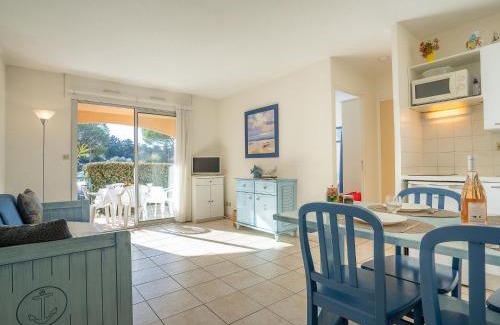 Frejus Apartment | Apartment Le Lagon Bleu-5 by Interhome