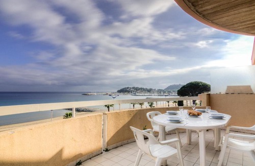 Cavaliere Apartment | Apartment Le Palazzo del Mar-6 by Interhome