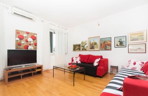 Split Apartment | Apartment Leo