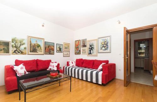 Split Apartment | Apartment Leo