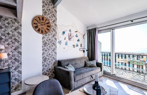 Saint-Pierre-la-Mer Apartment | Apartment Les Eaux Vives 1 & 2-2 by Interhome