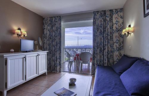 Six-Fours-les-Plages Apartment | Apartment Les Rivages de Coudoulière-31 by Interhome