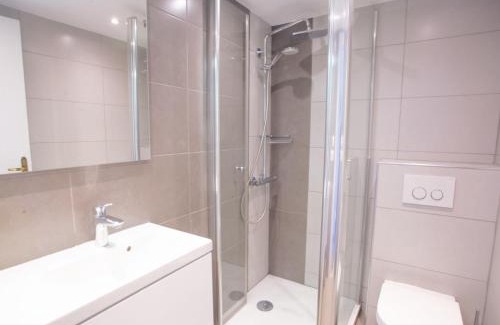 Hyeres City Centre Apartment | Apartment Les Jardins du Luxembourg by Interhome