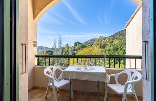Cavaliere Apartment | Apartment Les Mas de Pramousquier-11 by Interhome