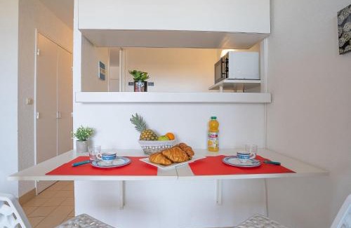 La Cote Radieuse Apartment | Apartment Les Trois Mâts-4 by Interhome