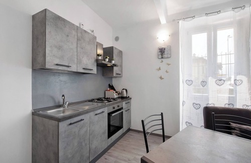 Lezzeno Apartment | Apartment 'Lescen White Residence - Swimming' with Lake View, Shared Pool and Wi-Fi