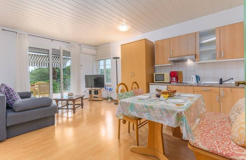 Mali Maj Apartment | Apartment Ljiljana I with Terrace in Porec