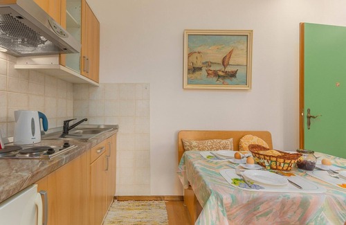 Mali Maj Apartment | Apartment Ljiljana I with Terrace in Porec